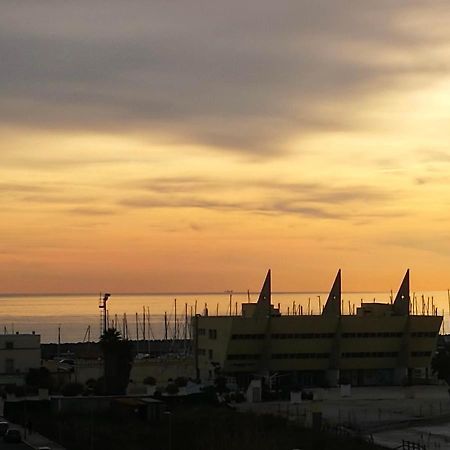 Grande, Vista Mare A 2 Passi Dalla Spiaggia Lido di Ostia Luaran gambar